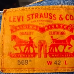 Men's Big and Tall Levi's 569 denim Shorts Size 42w